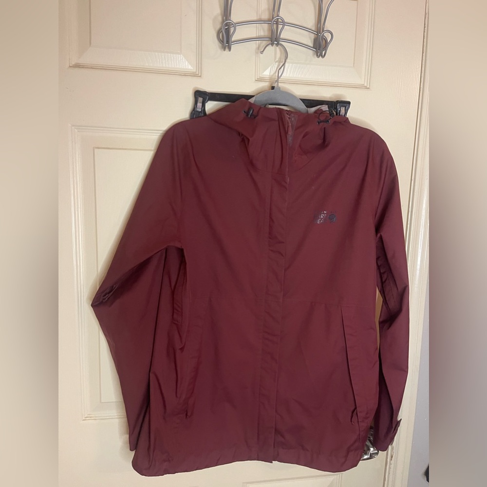 Mountain hardware raincoat